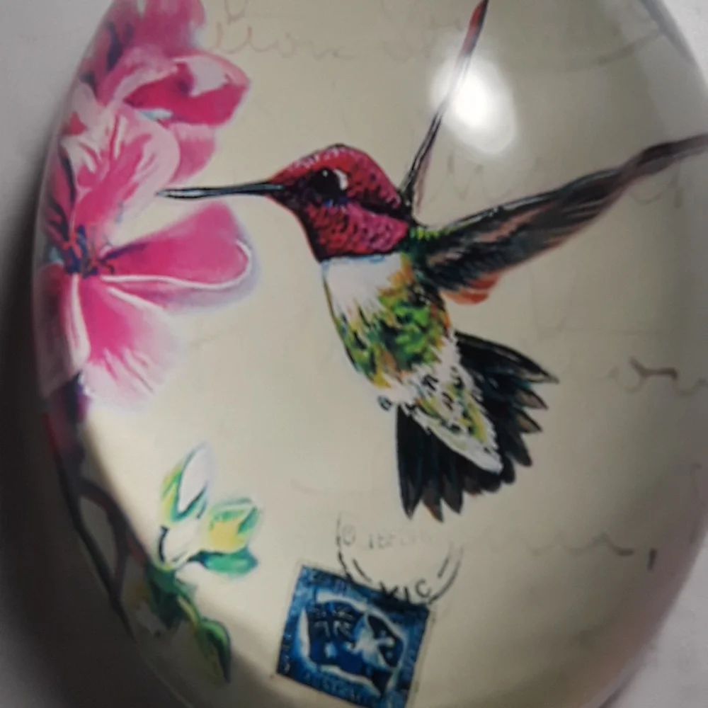 RARE BEAUTIFUL CARTE POSTALE HUMMINGBIRD OVAL FELT BOTTOM PAPERWEIGHT
